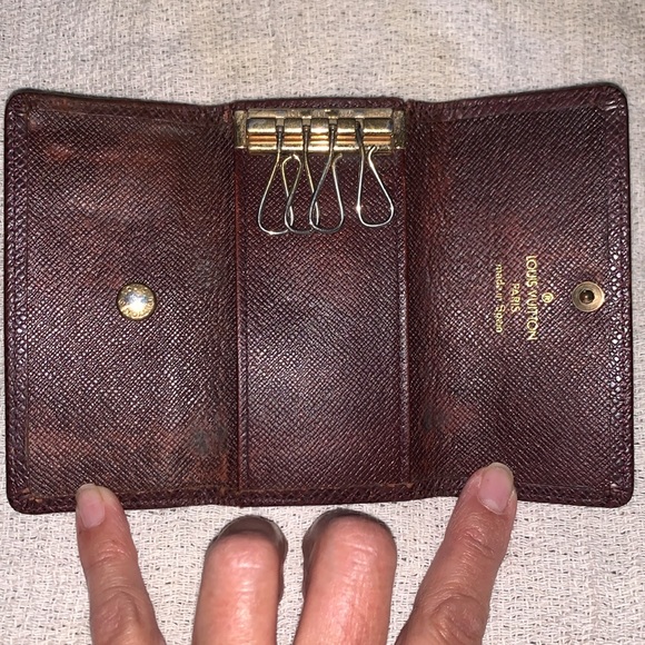 LV Authentic Key holder - Picture 10 of 13